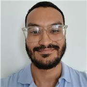 Clases de distintos temas relacionados con psicología, historia, psicología social, aprendizaje, asi como clases de inglés